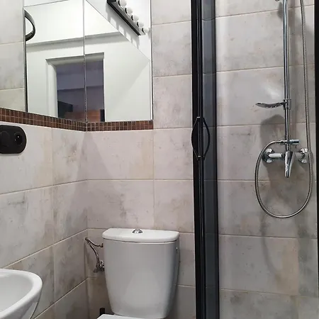 Plac Obroncow Poczty Polskiej I-iv Apartment *